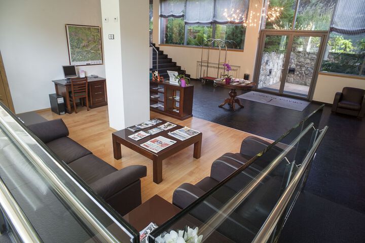 Guest Lobby
