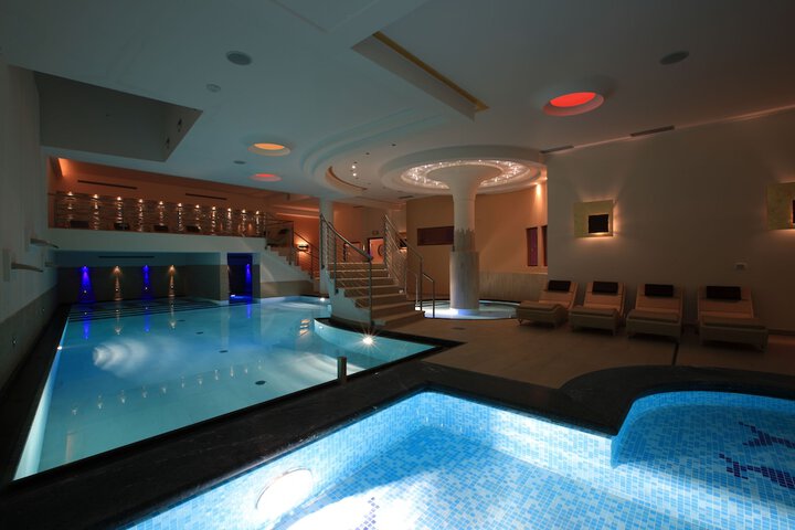 Hotel Pool