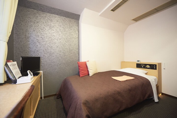 Room 3 of 31