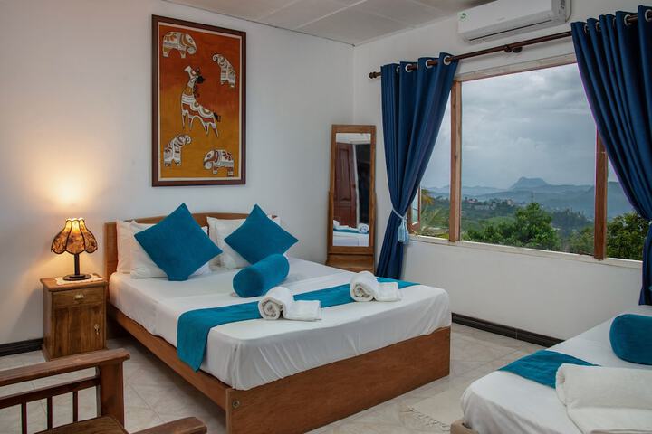 Room 7 of 25