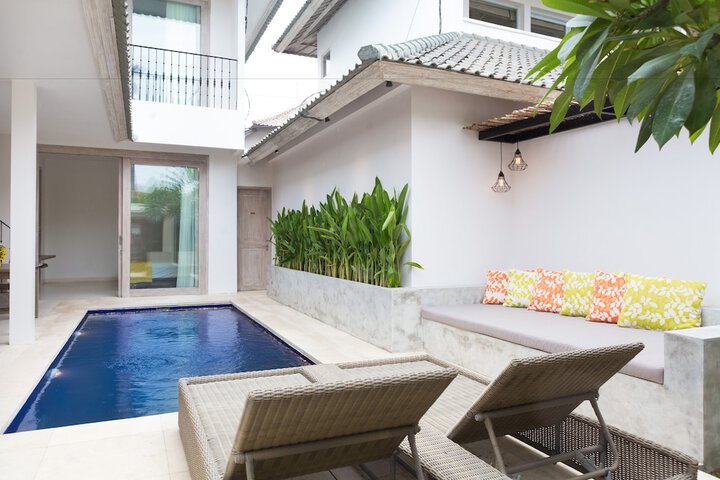 Pool Hotel