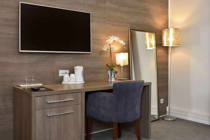 Room 14 of 29