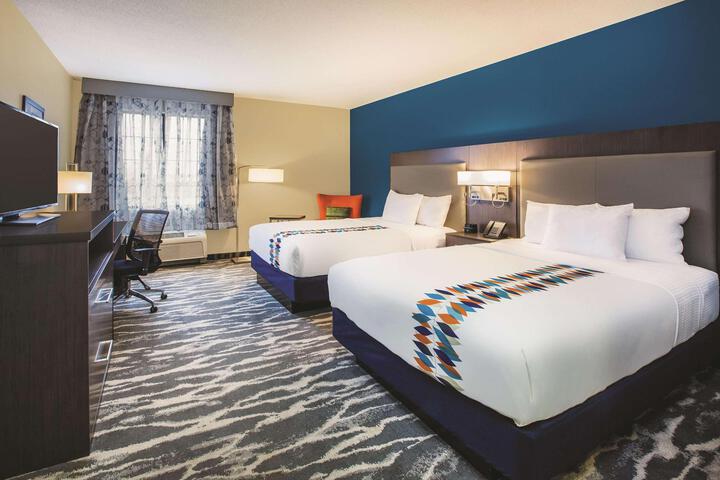 2 Queen Beds (7 of 7)