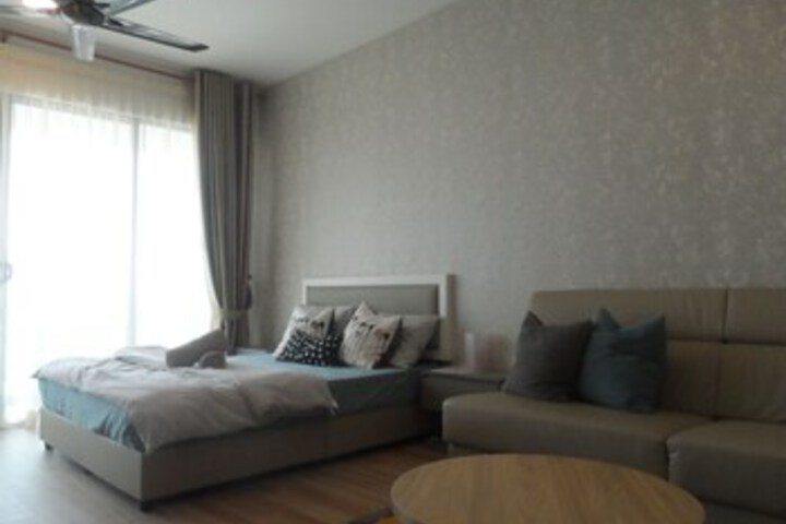 Room 15 of 32