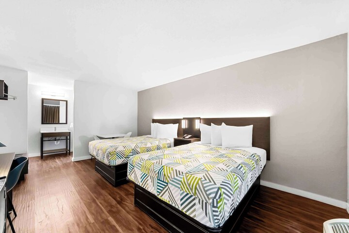 Room 9 of 30