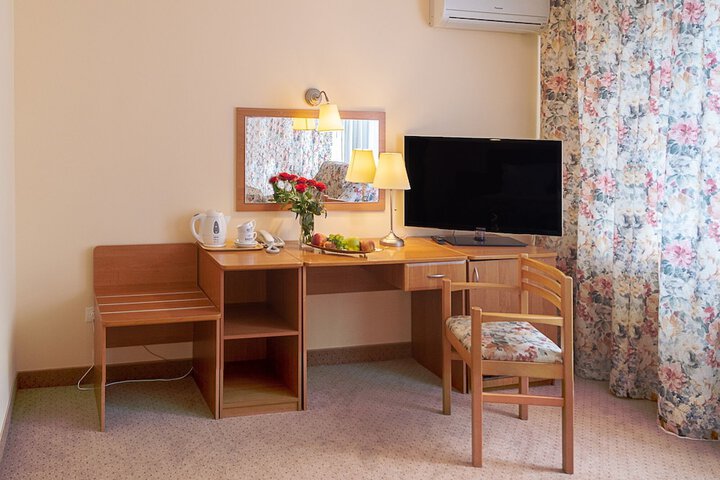 Room 8 of 47