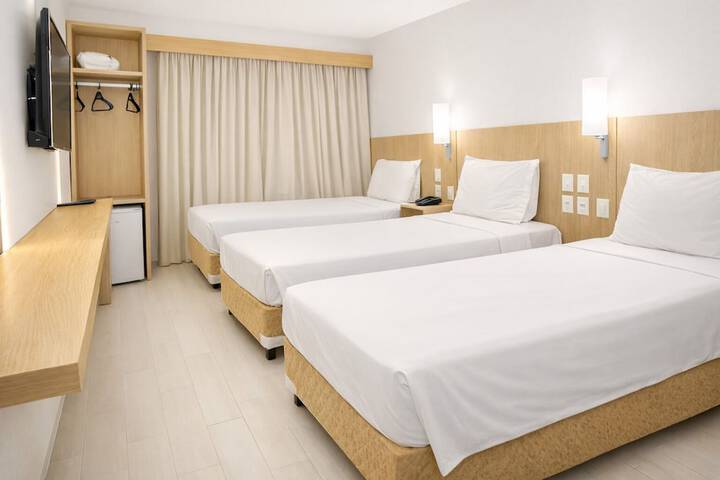 Room 18 of 37