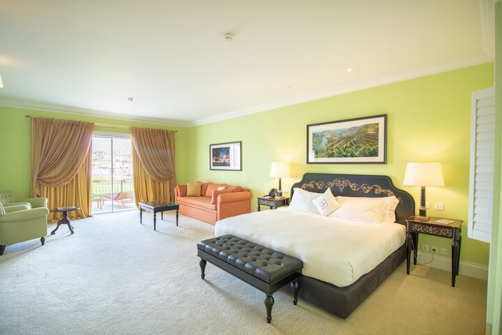Room 28 of 106