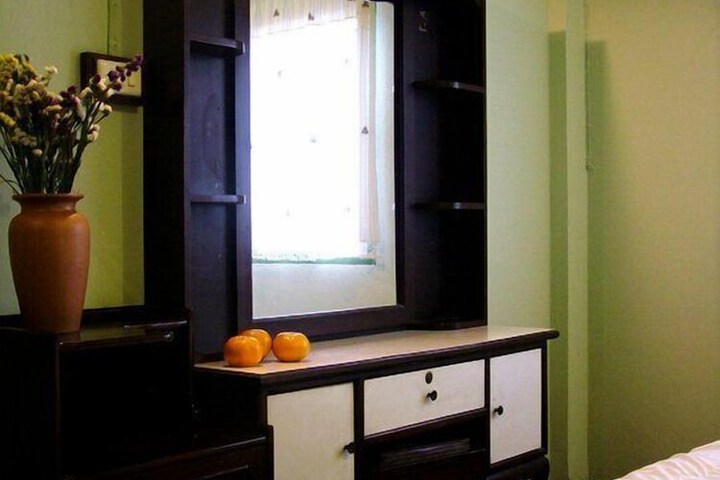 Room 16 of 49