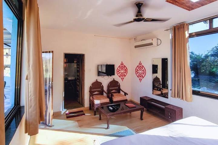 Room 25 of 34
