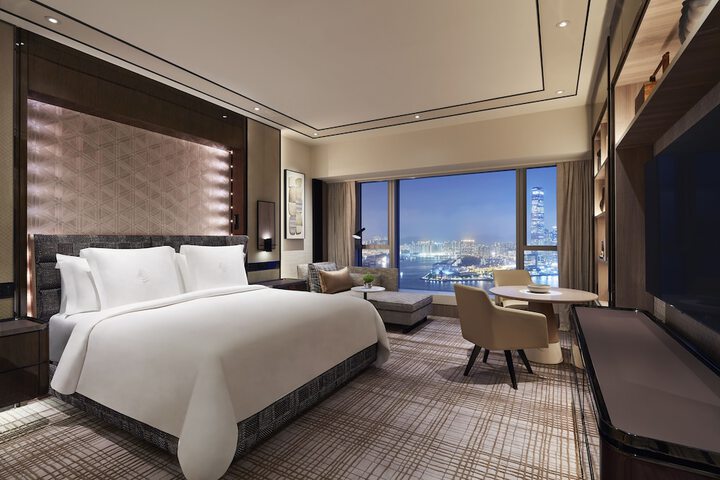 Room 17 of 111