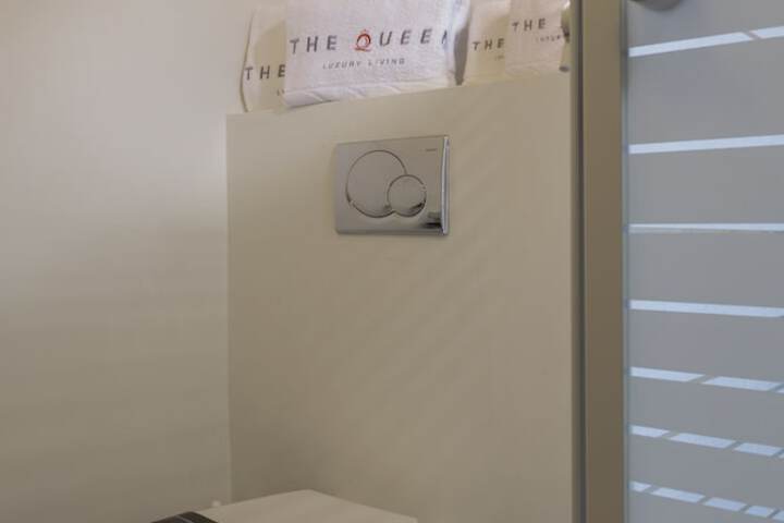 Room 444 of 645