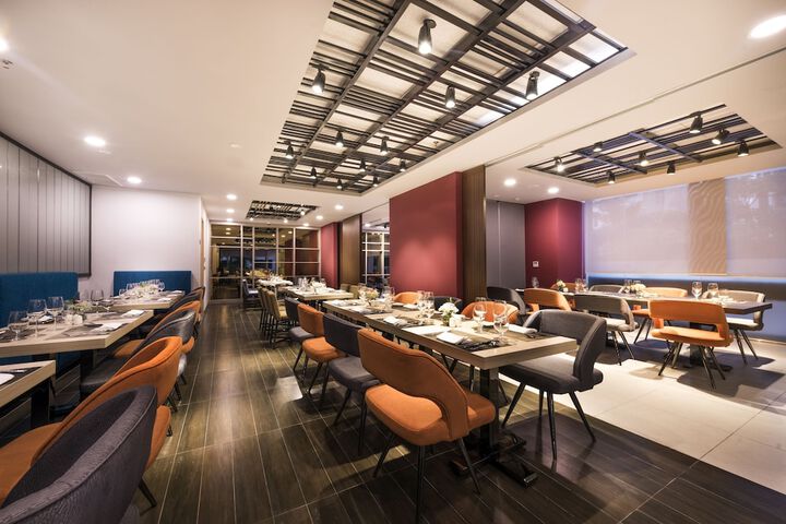 Dining 43 of 65
