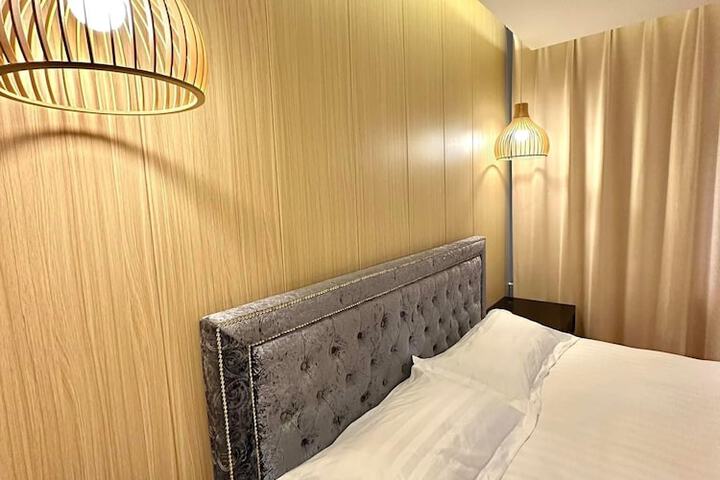 Room 18 of 68