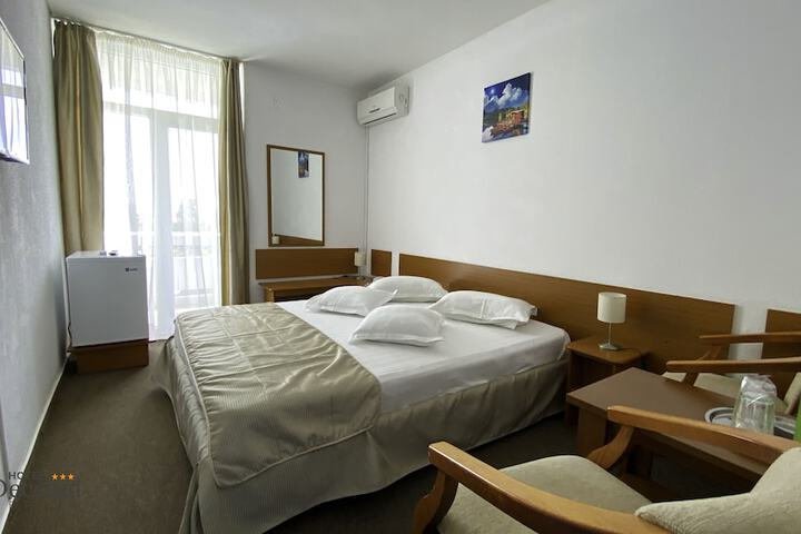 Room 5 of 44