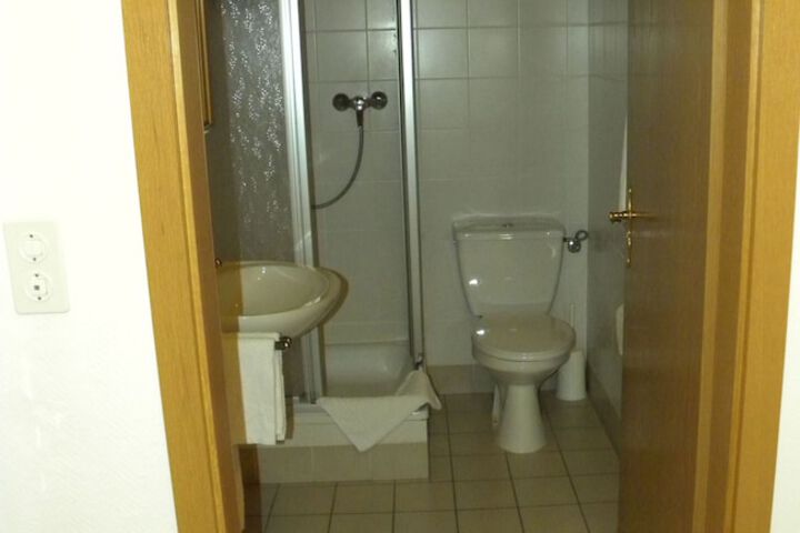 Room 30 of 64