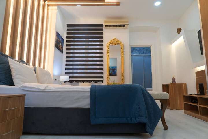 Room 17 of 50