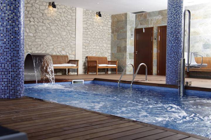 Pool 45 of 72