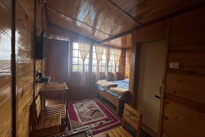 Room 14 of 53