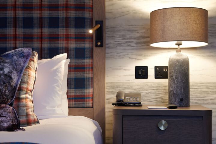 Room 42 of 119