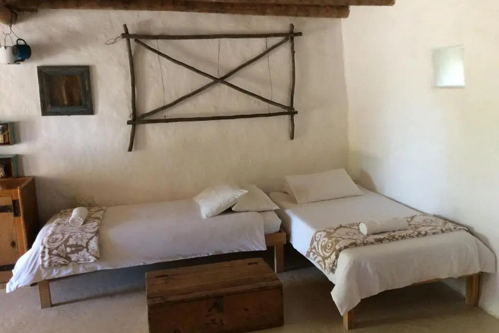 Room 4 of 13