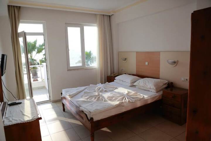 Room 7 of 19