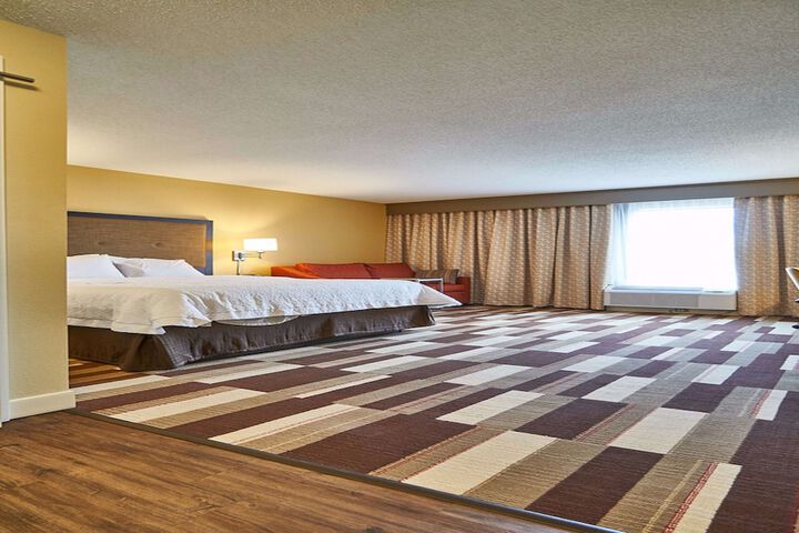 1 King Bed with Refrigerator, Microwave (19 of 33)