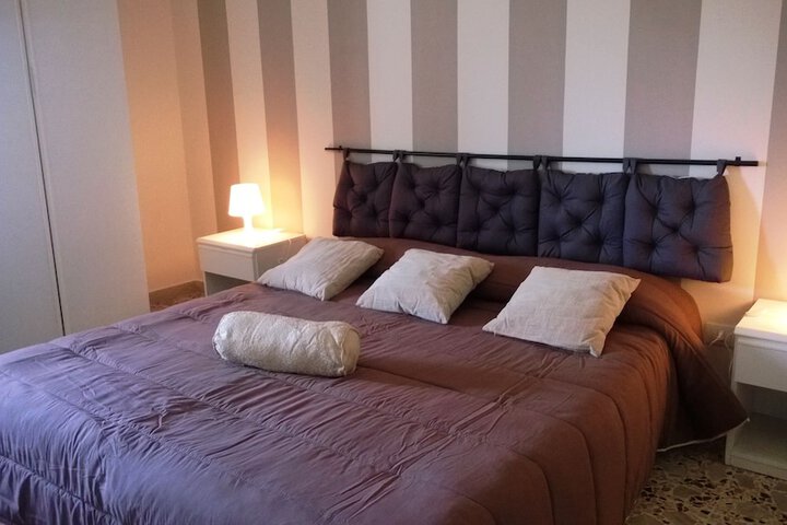 Room 1 of 9