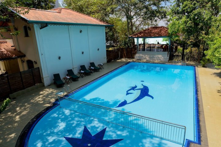 Pool 24 of 29