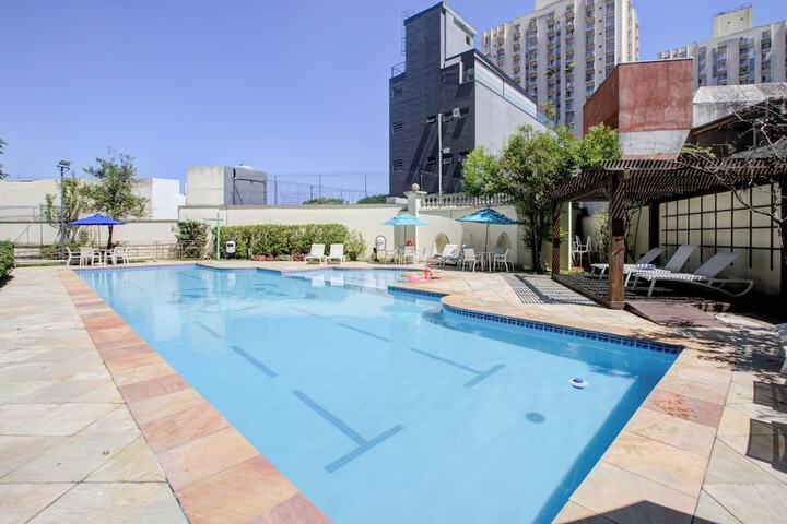 Hotel Pool