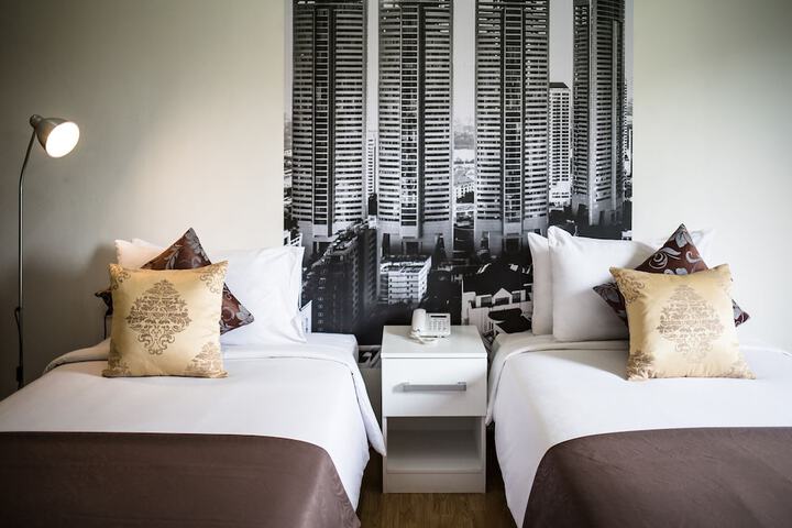 Room 21 of 62