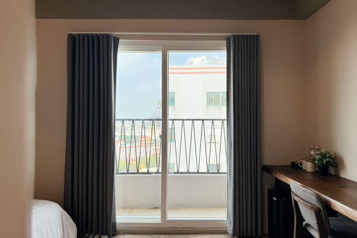 Room 44 of 65