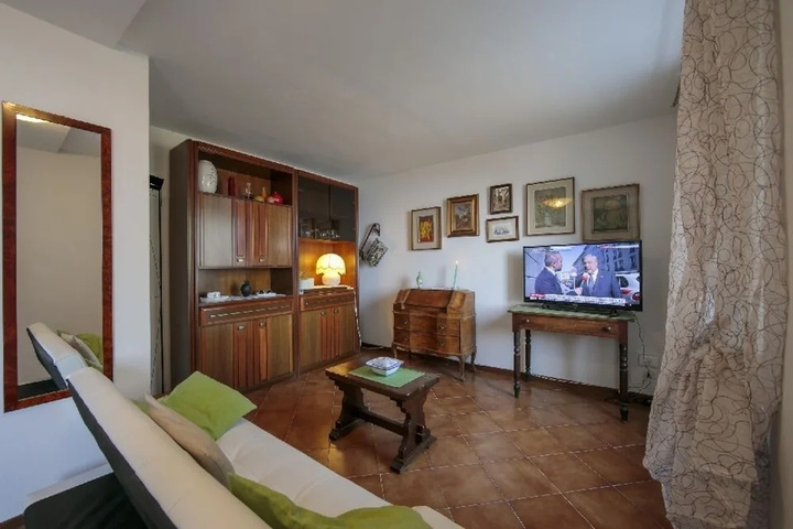 Room 4 of 14