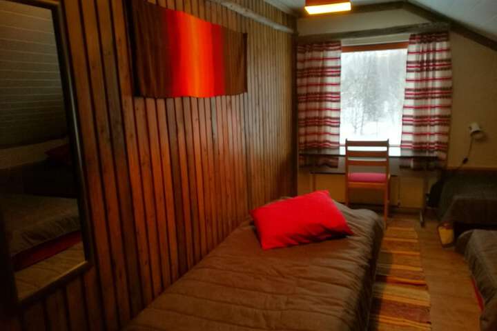 Room 4 of 38