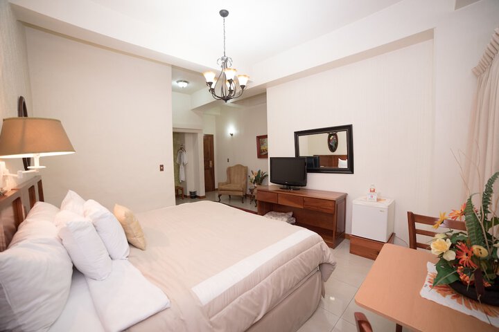 Room 4 of 81