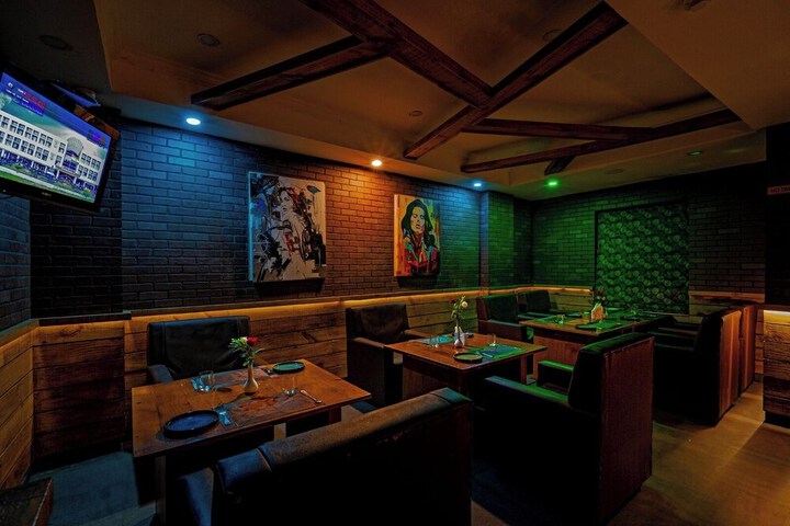 Dining 15 of 22