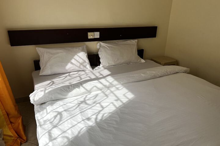 Room 4 of 12