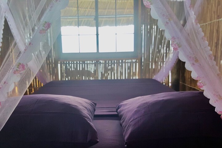 Room 4 of 52