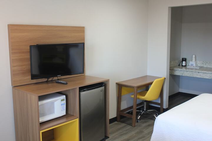 Room 9 of 38