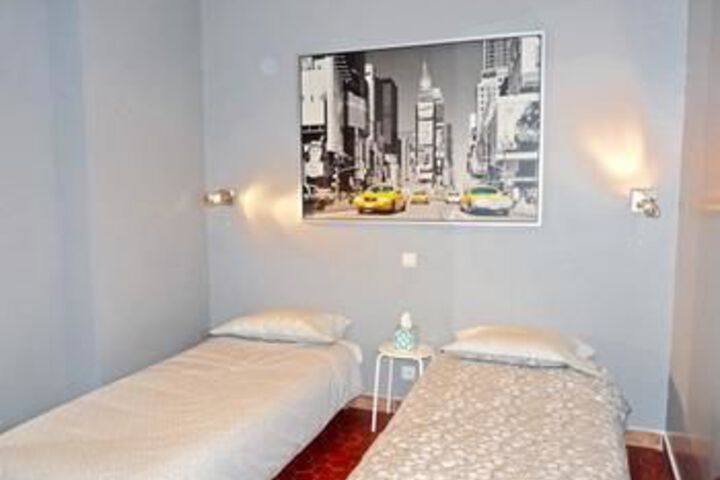 Room 6 of 34