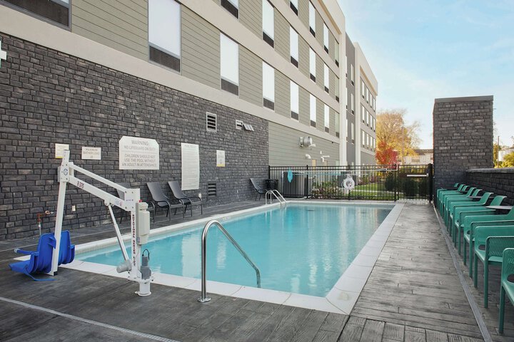 Pool image of Home2 Suites by Hilton Little Rock Midtown / Medical Center