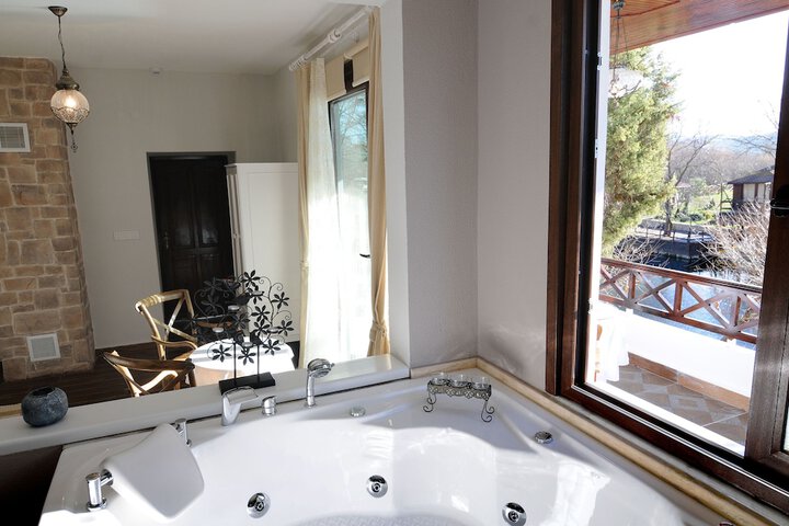 Hot Tub 107 of 156