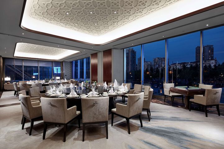 Dining 57 of 88