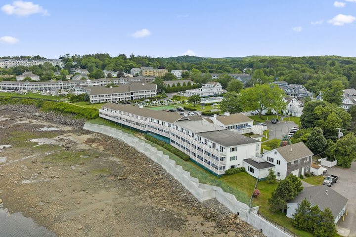 Hotel 163 of 176