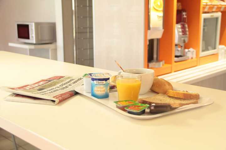 Breakfast/Coffee Service 11 of 23