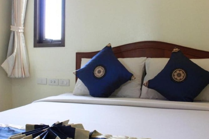 Room 13 of 26