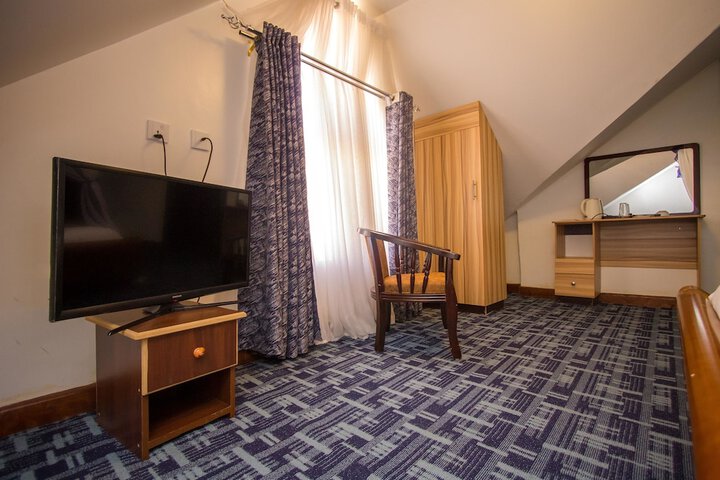 Room 11 of 39