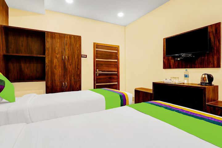 Room 15 of 36