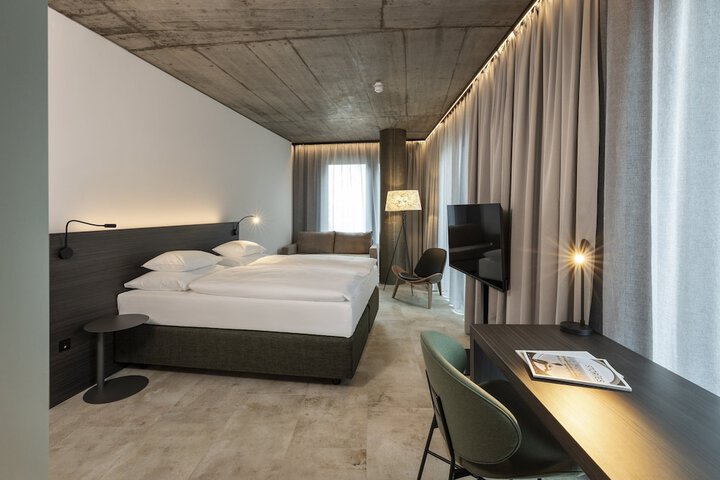 Room 15 of 74