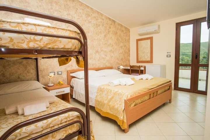 Room 9 of 21